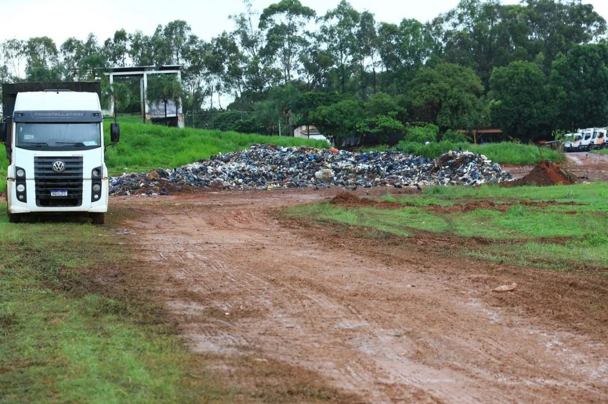 Central de transbordo de lixo da Comurg é embargada em Goiânia 